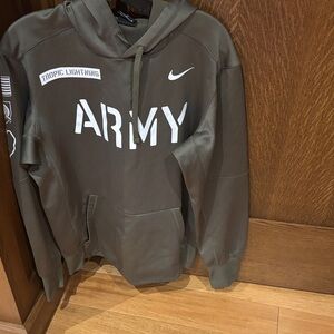 Nike Army Tropic Lightning Hoodie in Army Green